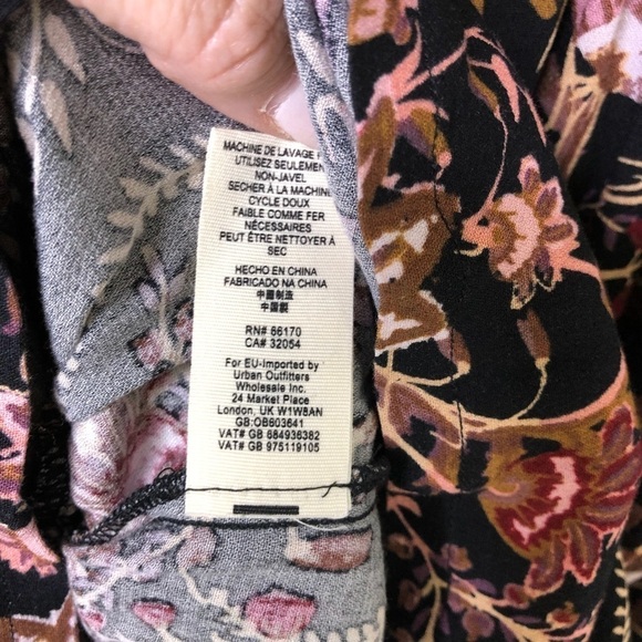 Free People Pretty and Free One Piece Shorts Romper Off the Shoulder Size Small - Picture 9 of 9